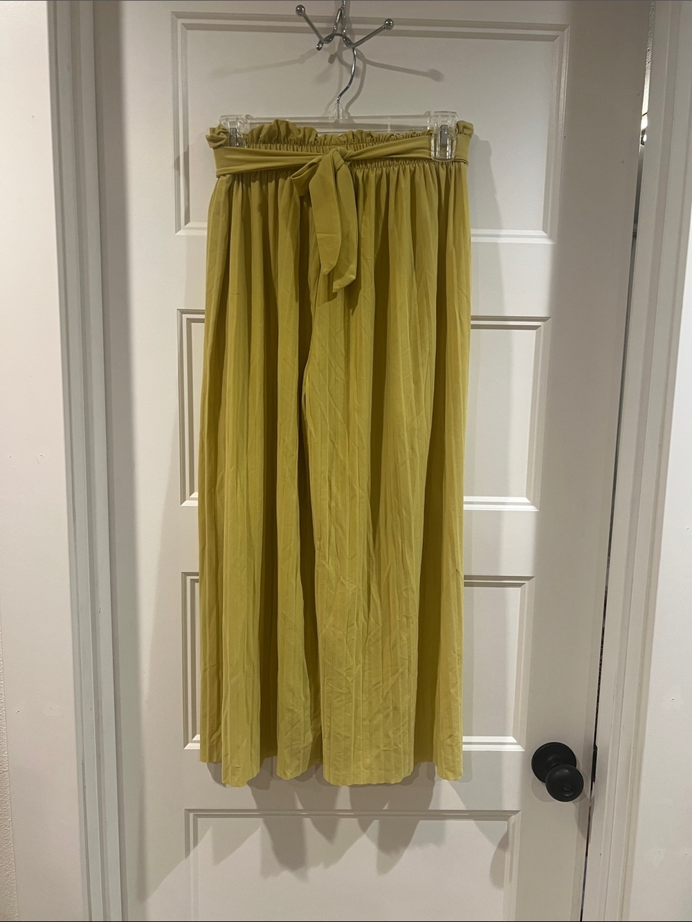 Jon & Anna green Tie-Waist Wide-Leg Capris